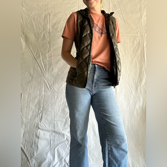 Reversible Gerry Puffer Vest - Picture 6 of 13